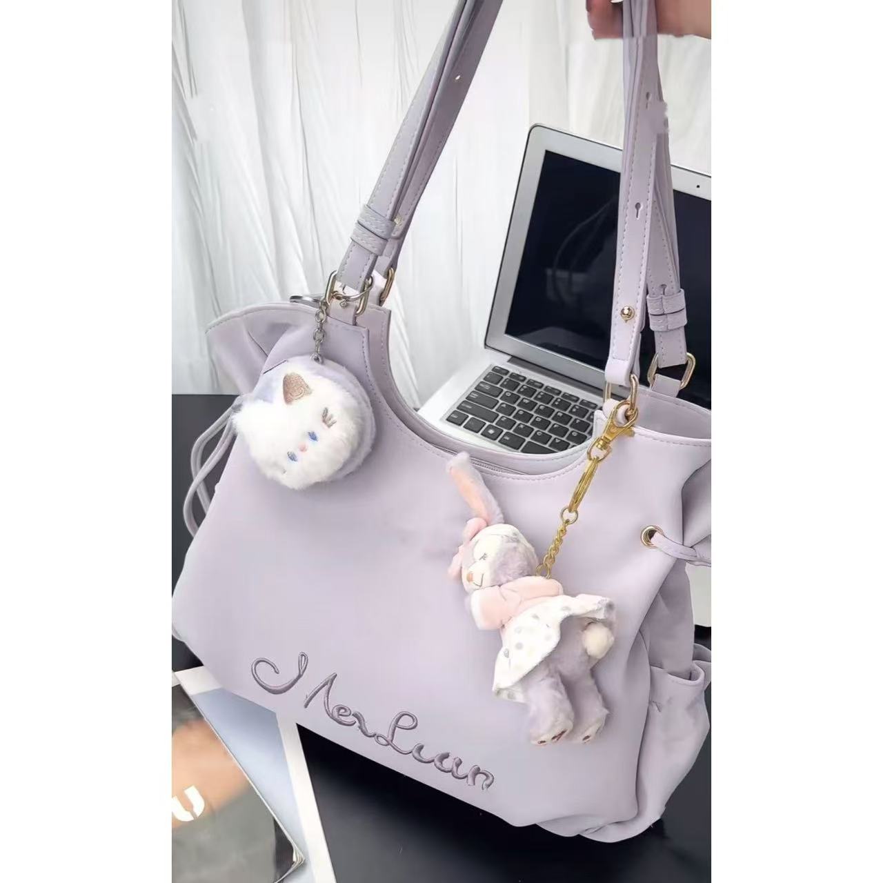 Women's Large Capacity Simple Spring Hand-held Commuter Shoulder Bags