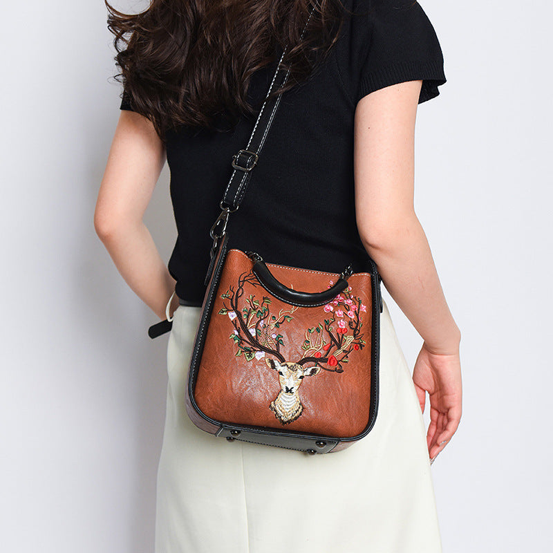 Women's Chinese Retro Embroidered Clutch One Crowd Women's Messenger Bag