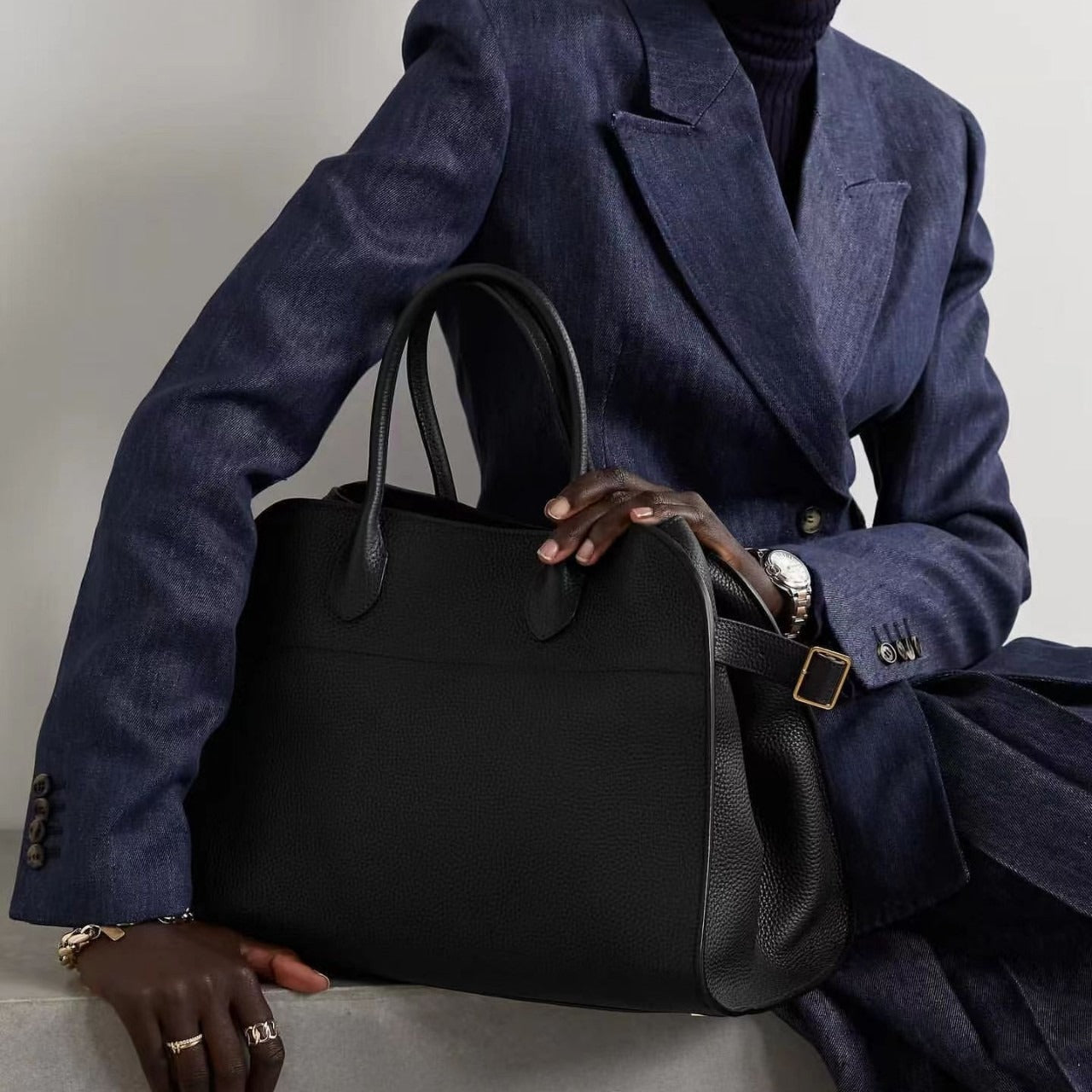 Beautiful Cowhide Leather Minimalist Large Capacity Tote Bags