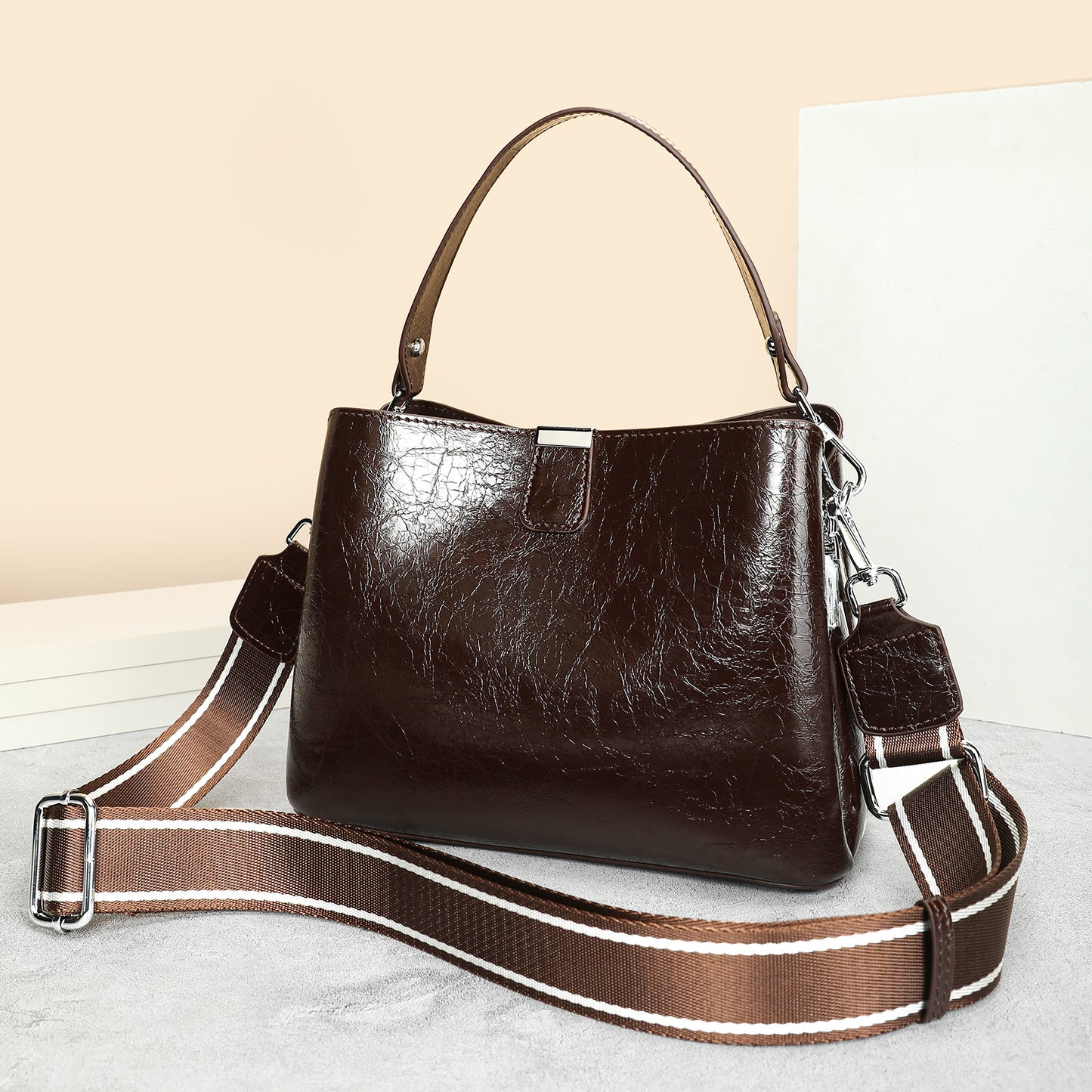 Wild Berry Genuine Leather For Large Capacity High Sense Bucket Bags