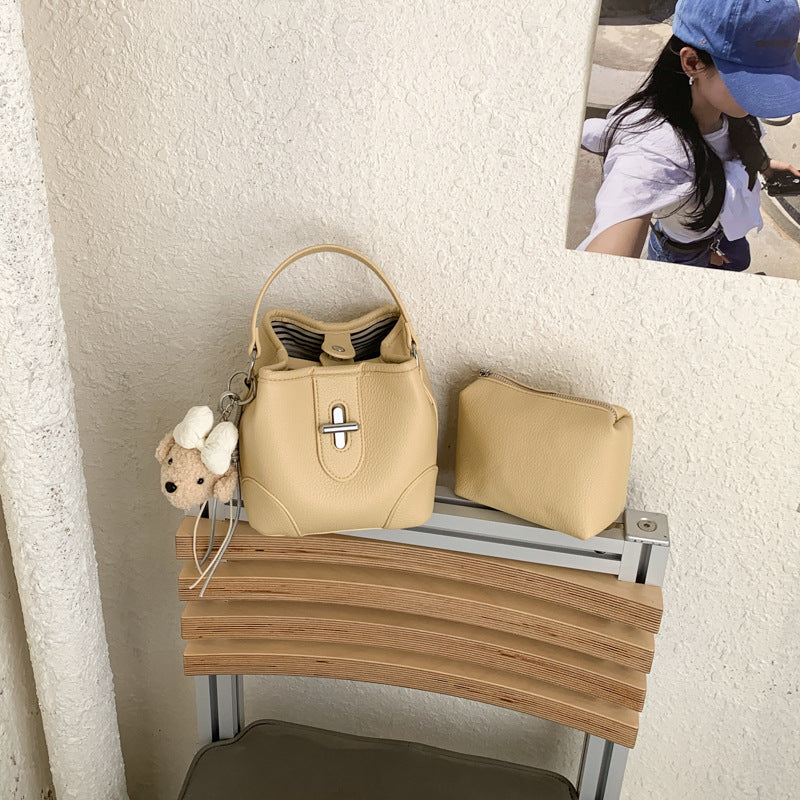Women's Popular Western Style Super Niche Portable Women's Messenger Bag