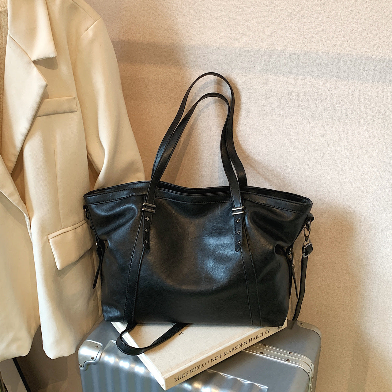Women's Large Capacity Totes Fashion Portable Commuter Bags
