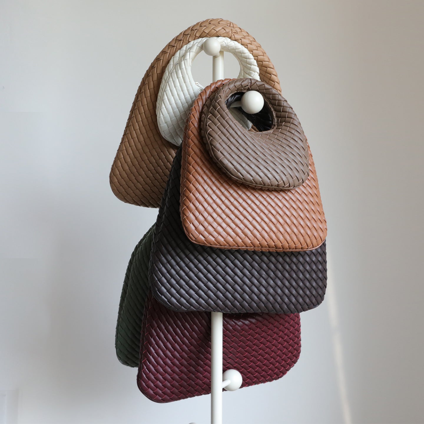 Fashion Hand-woven Dumpling Genuine Leather Versatile Women's Handbag