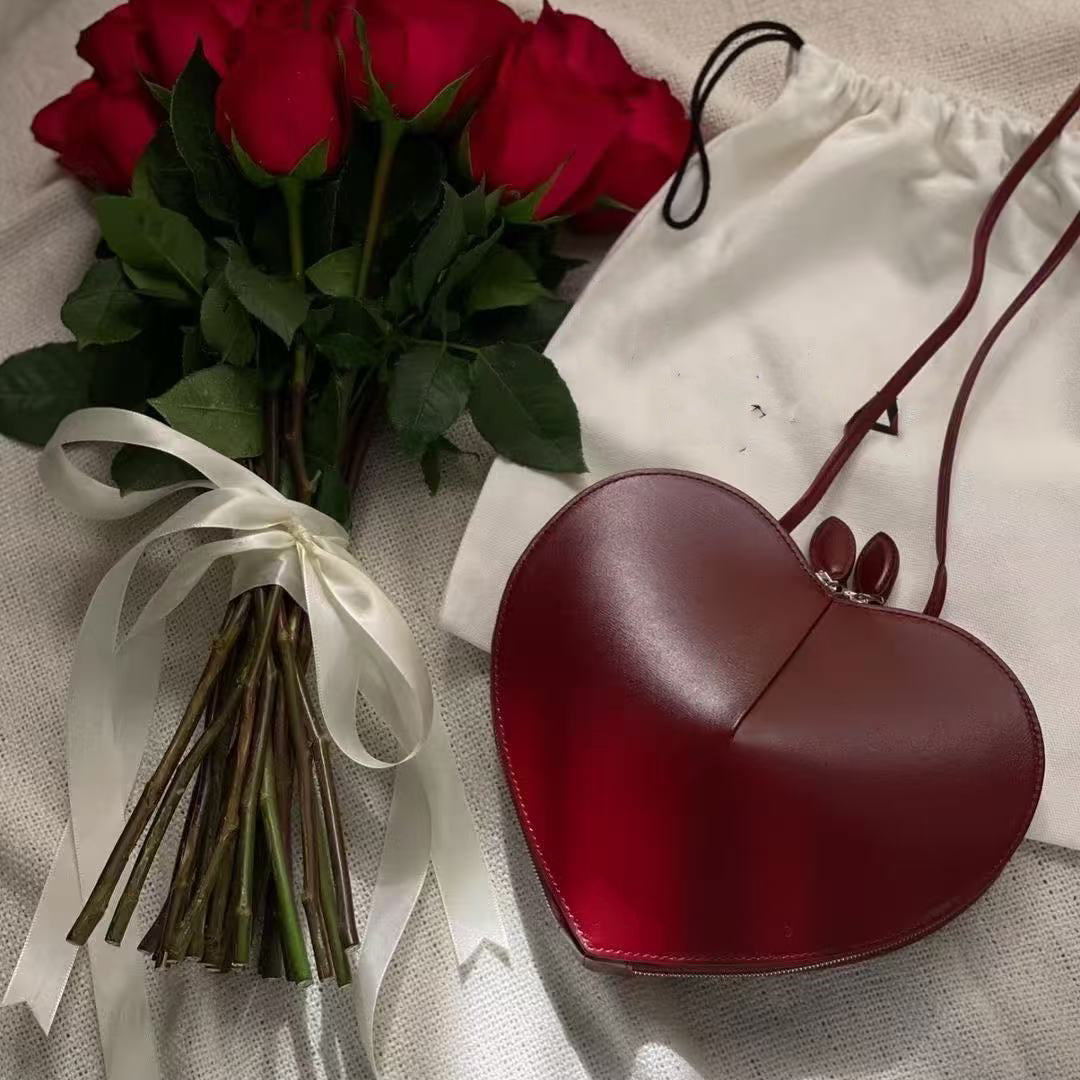Women's Heart Genuine Leather Commuter High Texture Heart-shaped Women's Messenger Bag