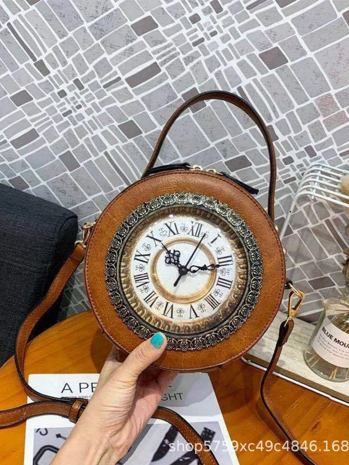 Unique Watch Creative Clock Shape Three-dimensional Portable Women's Messenger Bag