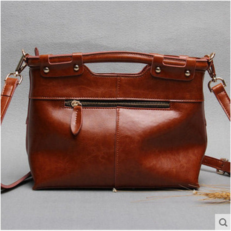 Women's Original Ecology Cowhide Leather Single Rivet Women's Shoulder Bag