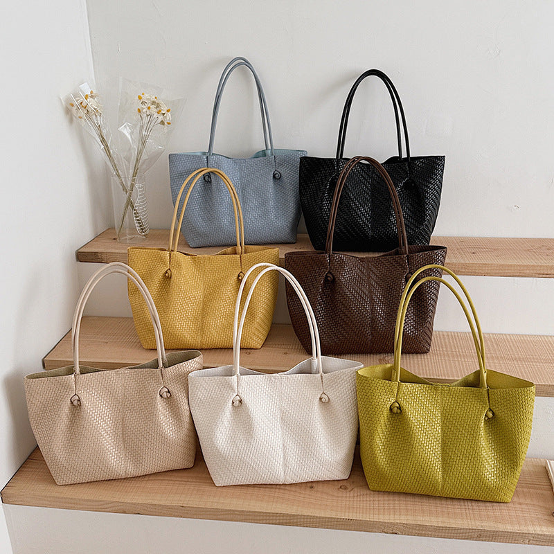 Women's Korean Style Retro Large Capacity Underarm Western Woven Women's Shoulder Bag