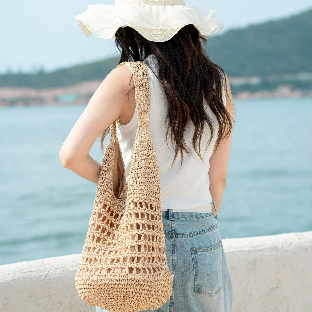 Versatile Women's Straw Hand-woven Vacation Beach Tote Bag
