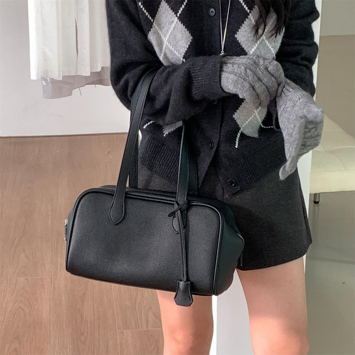 Women's Simple Boston Niche Trendy Portable Underarm High-grade Versatile Leather Women's Handbag