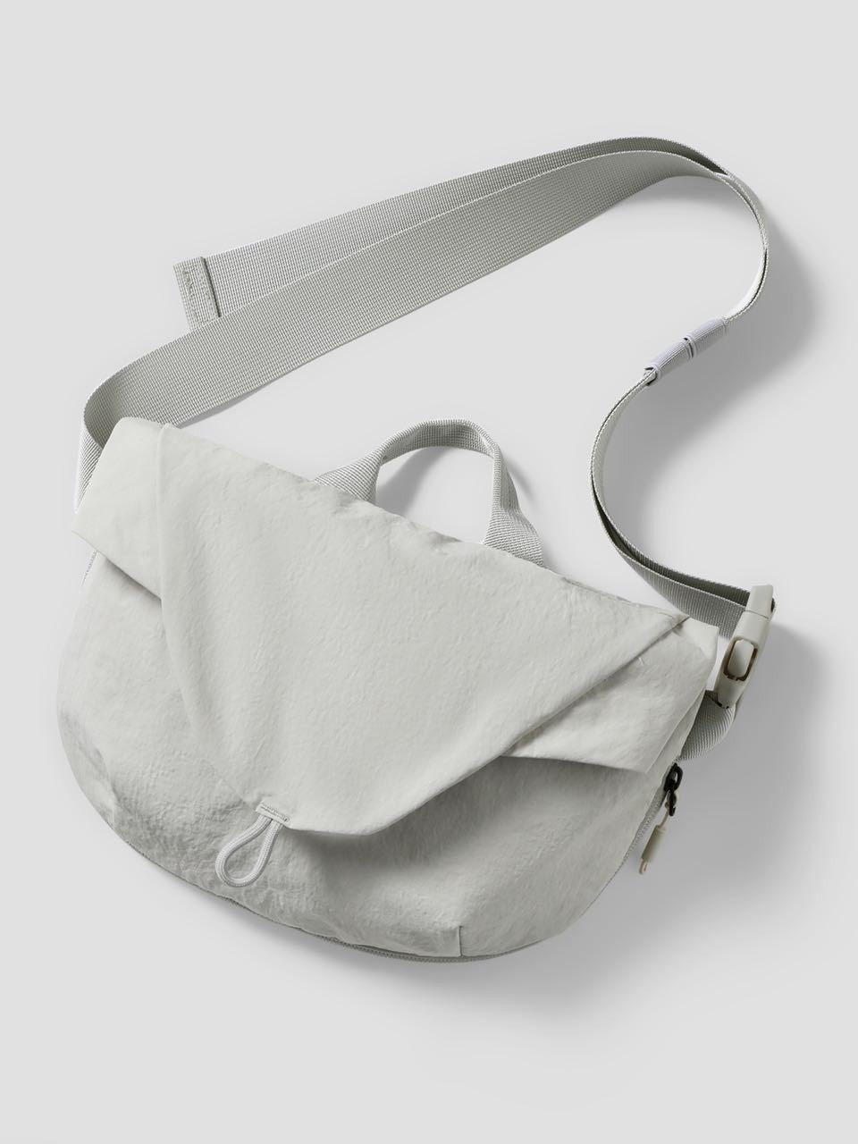 Leisure Style Lightweight Waterproof Couple Nylon Magnetic Suction Men's Chest Bag