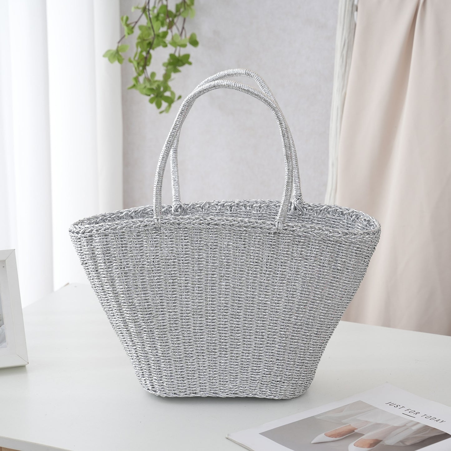 Women's Sier Hand-woven Fashion Woven Shopping Underarm Handbags