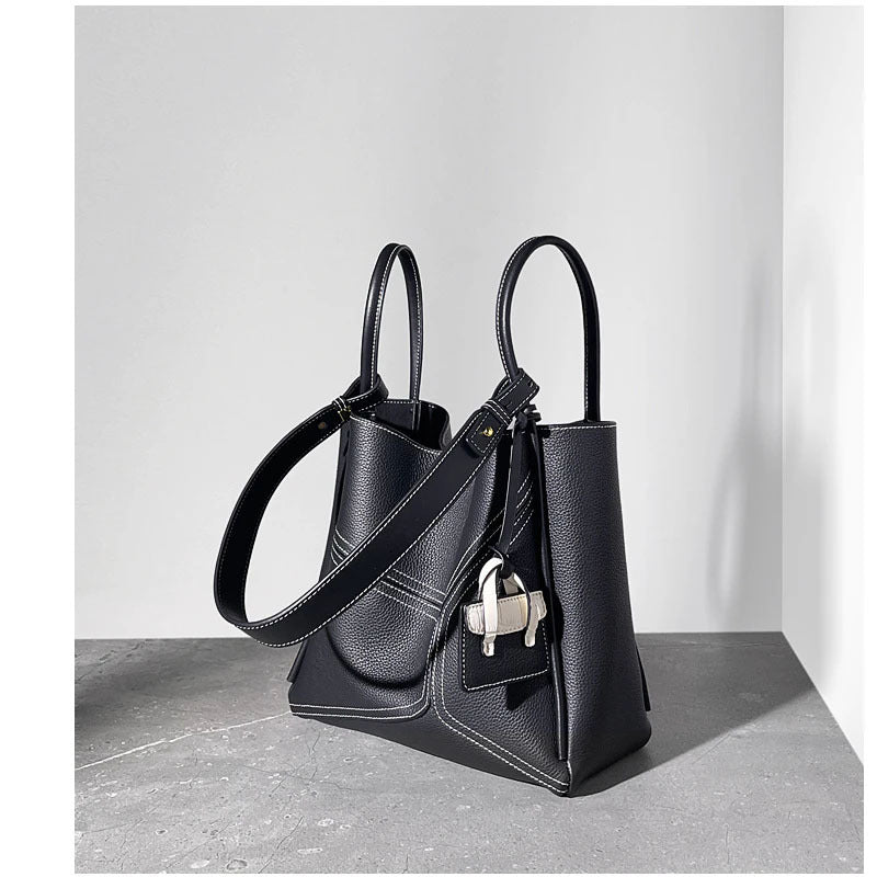 Women's Retro Portable Fashionable Underarm Leather Women's Shoulder Bag