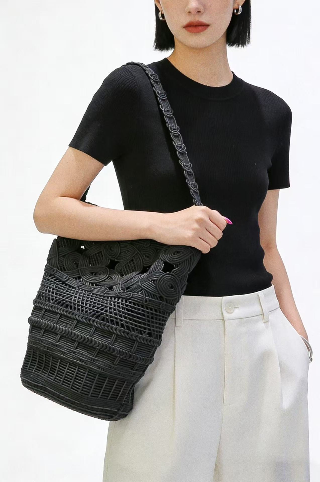 Women's Crocheted Large Vintage Summer Capacity Versatile Commuter Portable Women's Shoulder Bag