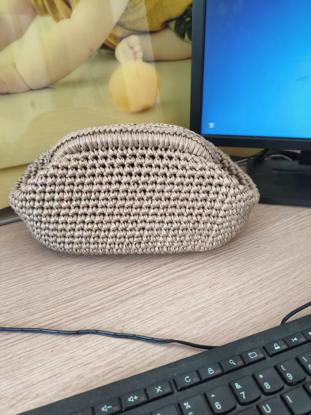 Women's Handmade Finished Imitation Leather Matt Color Hand-woven Women's Clutch