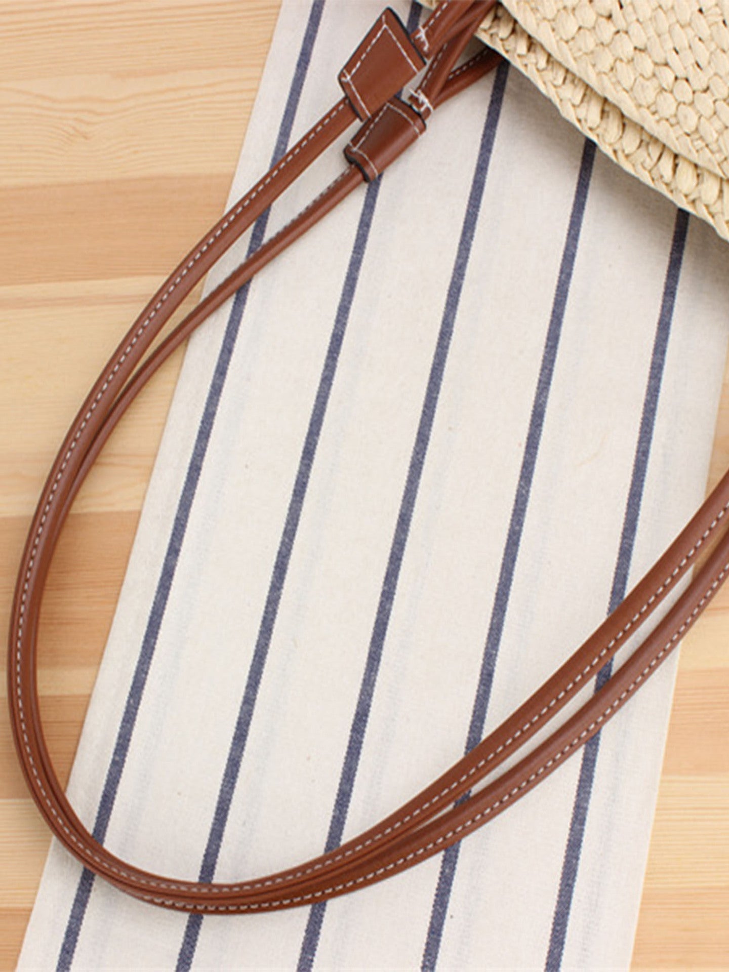Women's Style Fashion Solid Color Woven Retro Contrast Large Capacity Bags