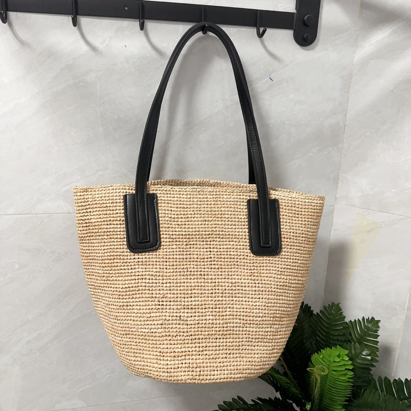 Women's Leather Strap Raffia Woven Seaside Holiday Women's Shoulder Bag