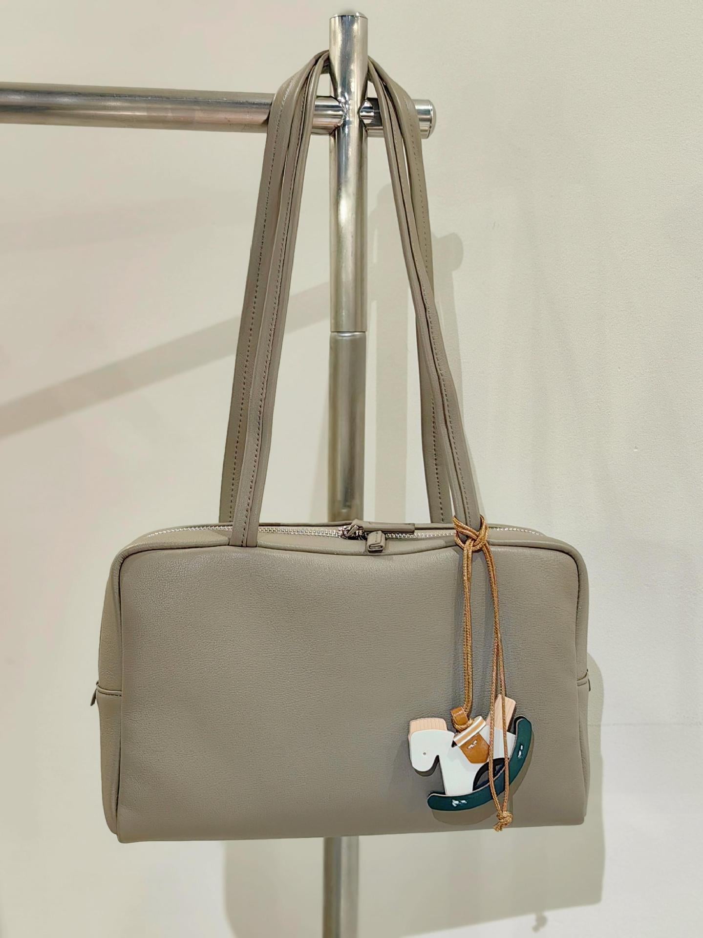Women's Niche Vintage Sheepskin Genuine Leather Large Capacity Women's Shoulder Bag