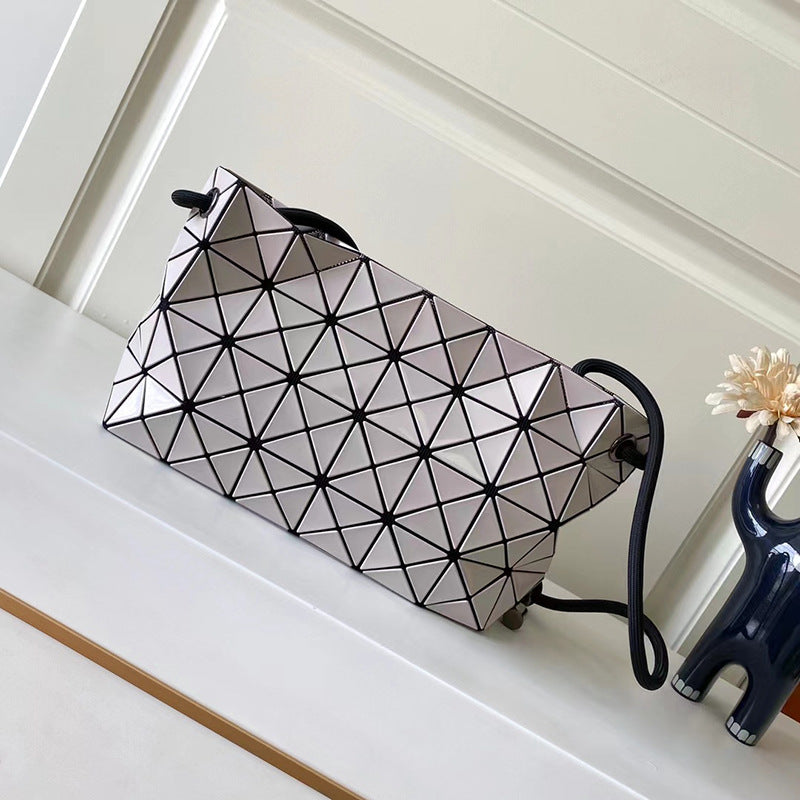 Women's Rhombus Drawstring Life Geometric Fashion Simple Bags