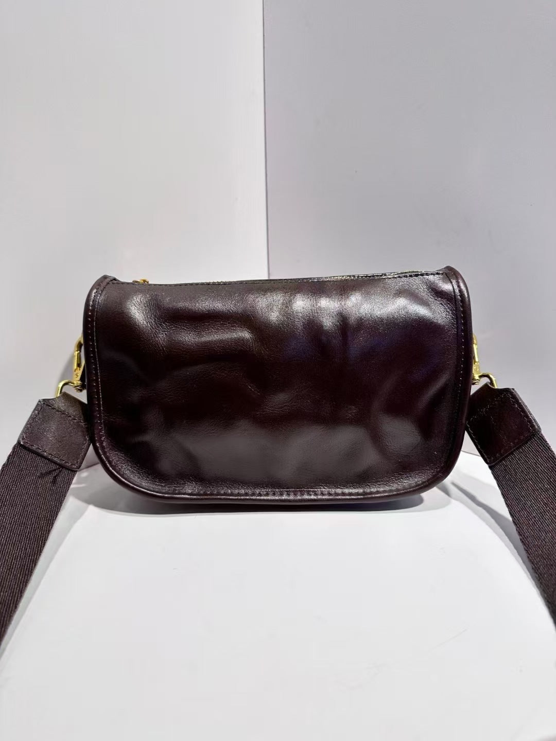 Women's Genuine Leather Saddle Wide Strap Retro Women's Messenger Bag