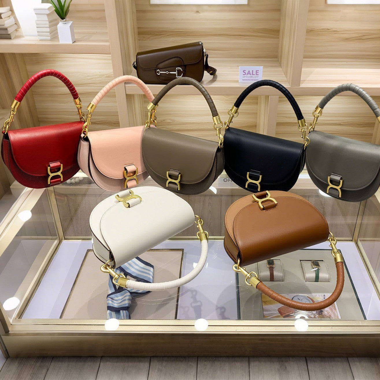 Women's Design Chain Selenodont Semicircle One Saddle Bags