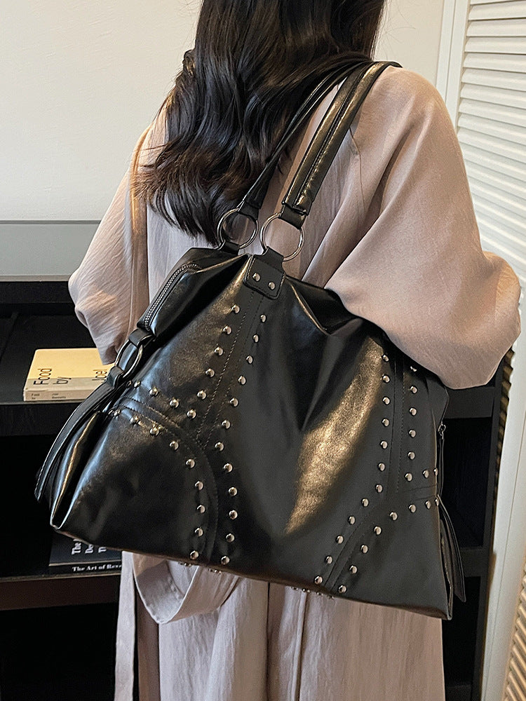 Rivet Female Winter Large Capacity Retro Bags