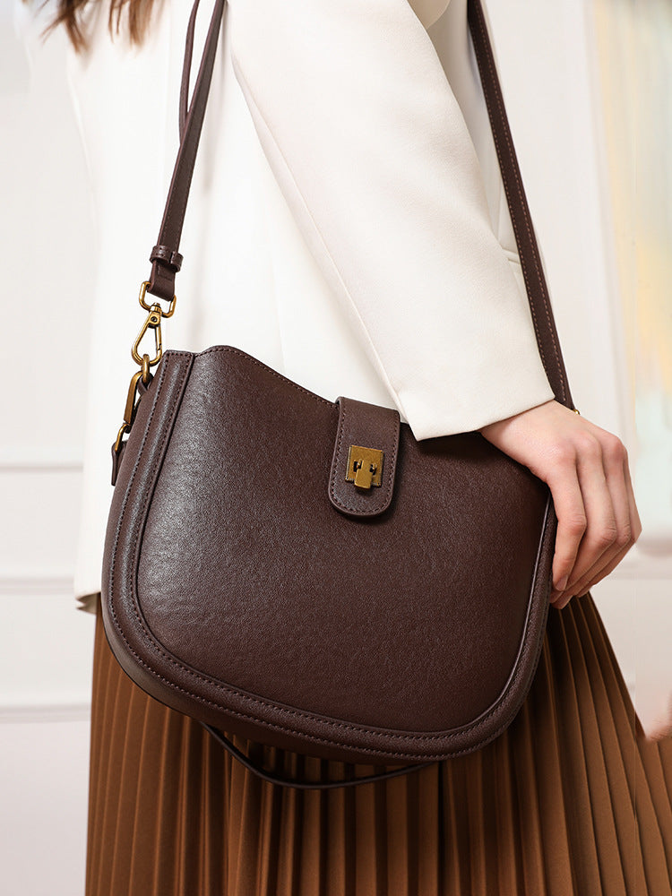 Women's Temperament Trend Cowhide Saddle Fashion Commuter Women's Messenger Bag