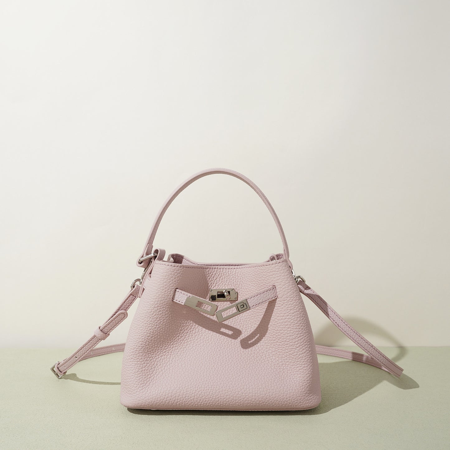 Retro Style Fashionable Niche Early Spring Bags
