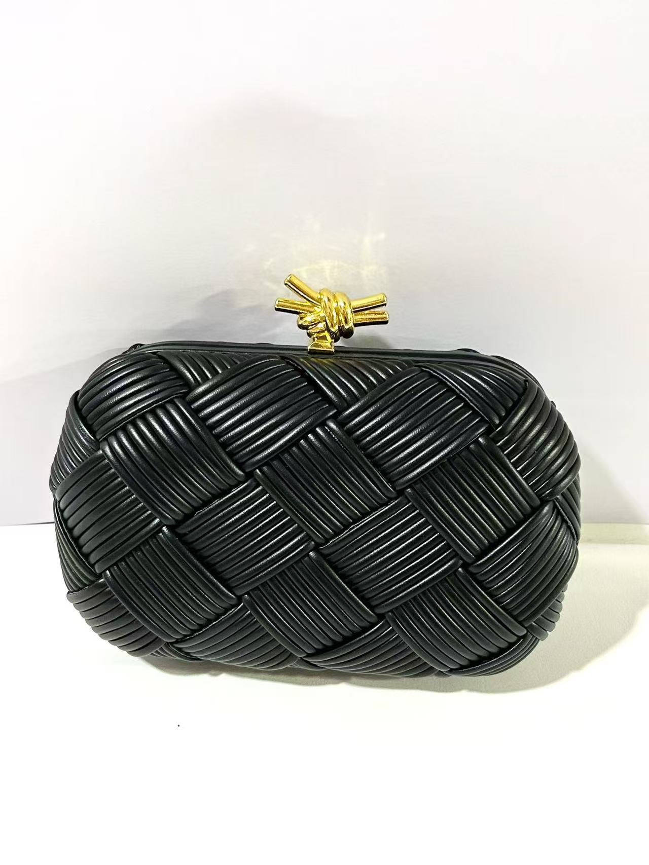 Creative Stylish Hand-woven Clutch Expensive Portable Dinner Bag