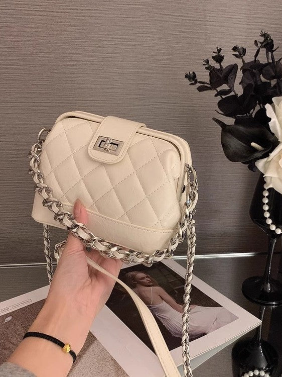 High-grade Niche Rhombus Embroidery Thread Shell Fashion Bags