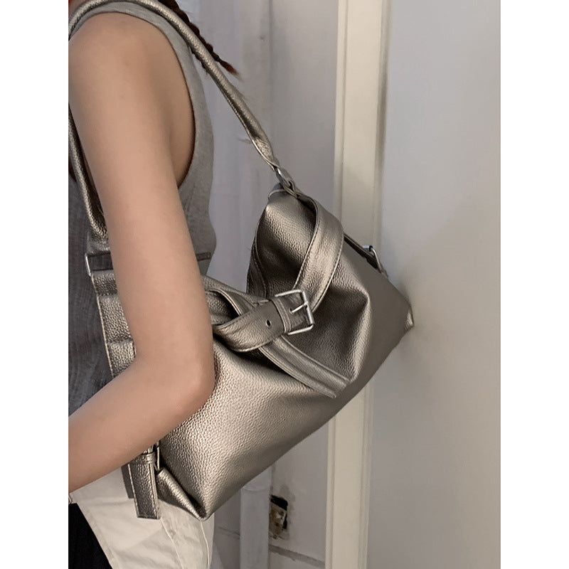 Women's Retro Large Capacity Underarm Simple Commuter Tote Bag