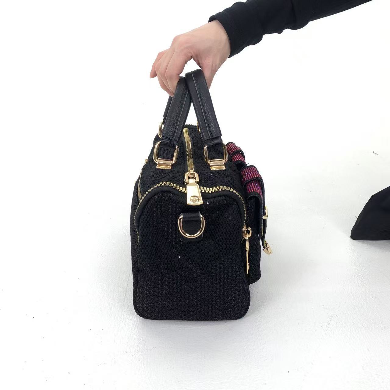 Women's Elegant Diamond Decorations Gorgeous Light Luxury Women's Shoulder Bag