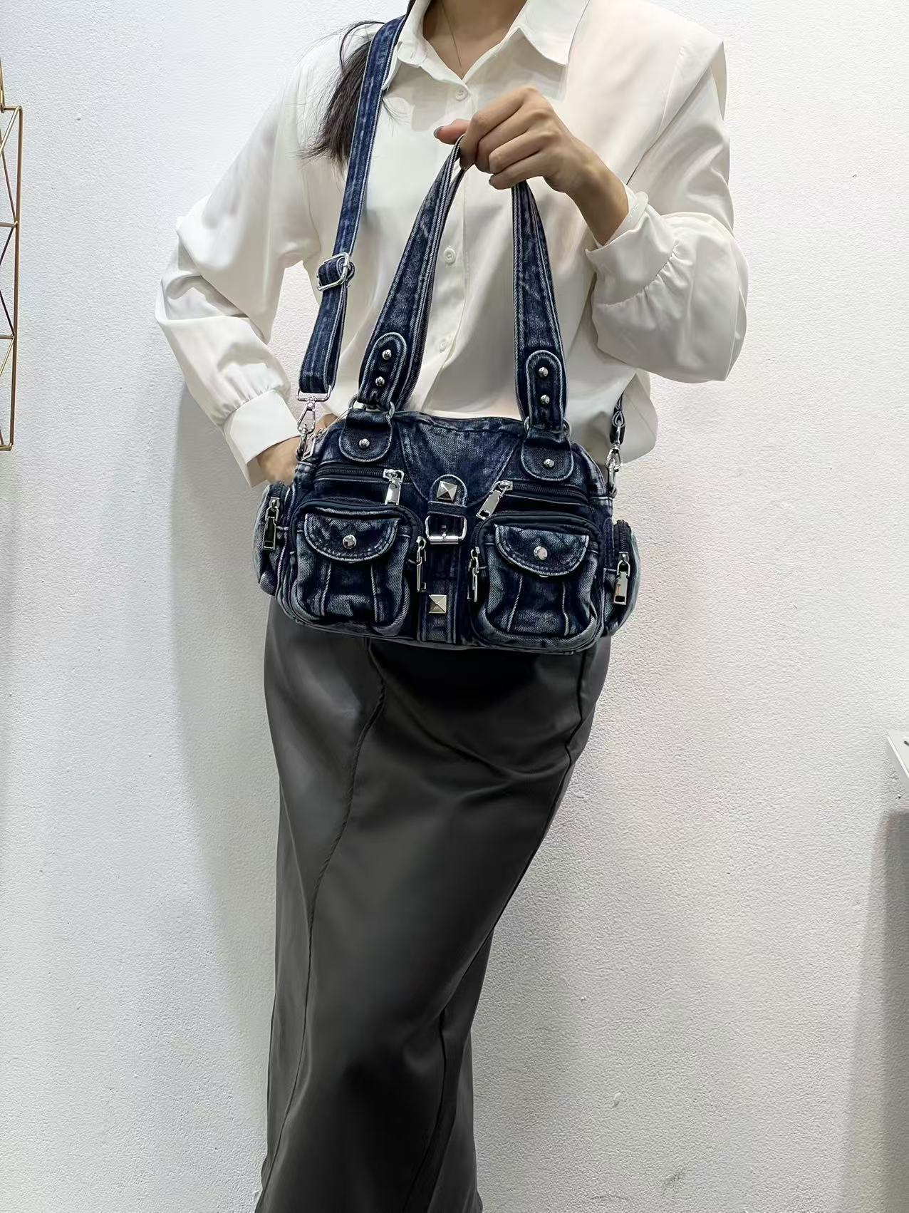 Women's Millennium Hot Underarm Niche Retro High-grade Tote Bag