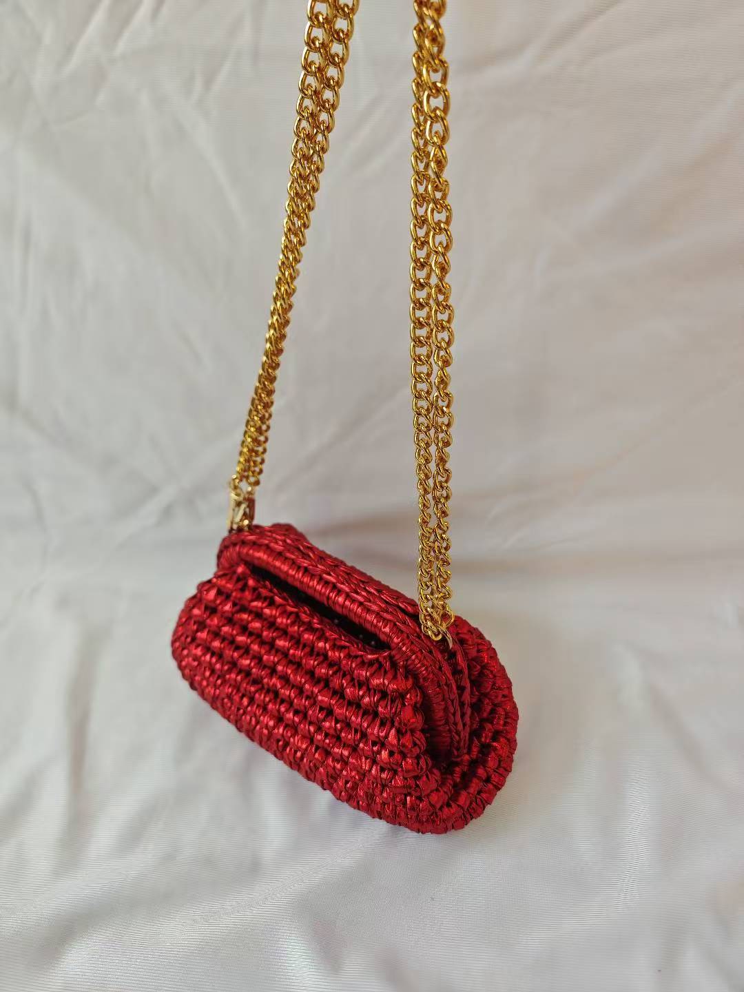Women's Hand-woven Chain Mini Style Metallic Cloth Women's Handbag