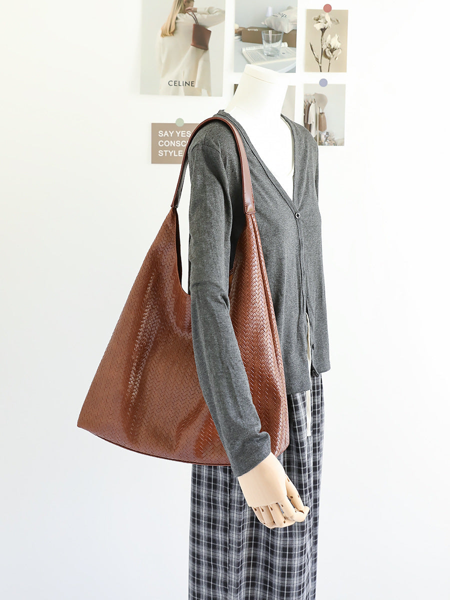 Women's Capacity Woven Texture Soft Leather Underarm Niche Women's Shoulder Bag