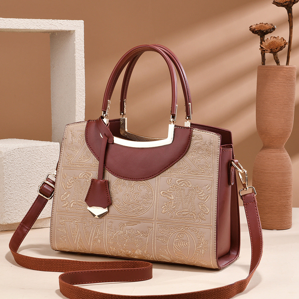 Women's Wedding Light Luxury Large Capacity Embroidered Handbags