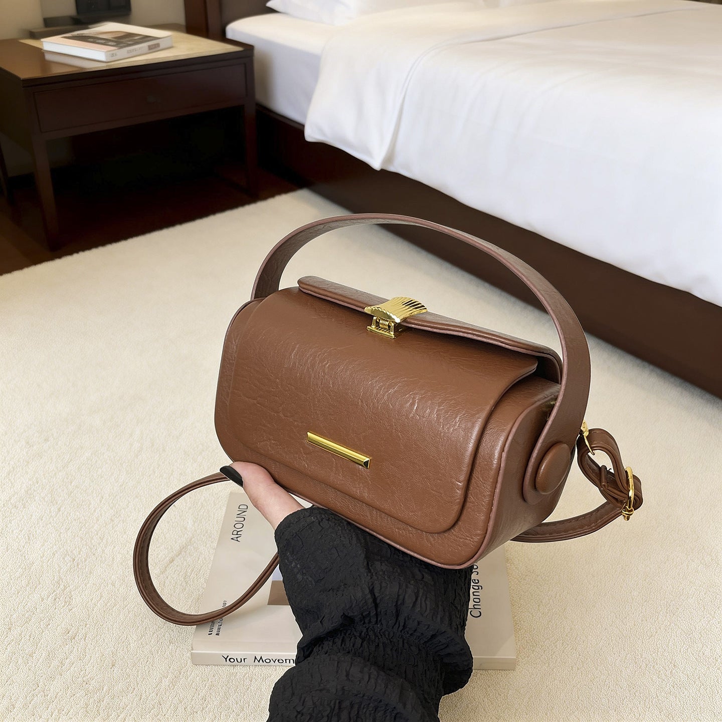 Women's High-grade Niche Portable Baguette Spring Trendy Women's Messenger Bag