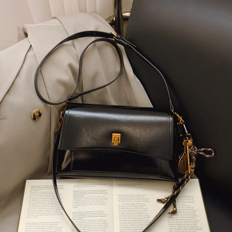 Women's Retro Oil Wax Skin Underarm Simple Commute Bags
