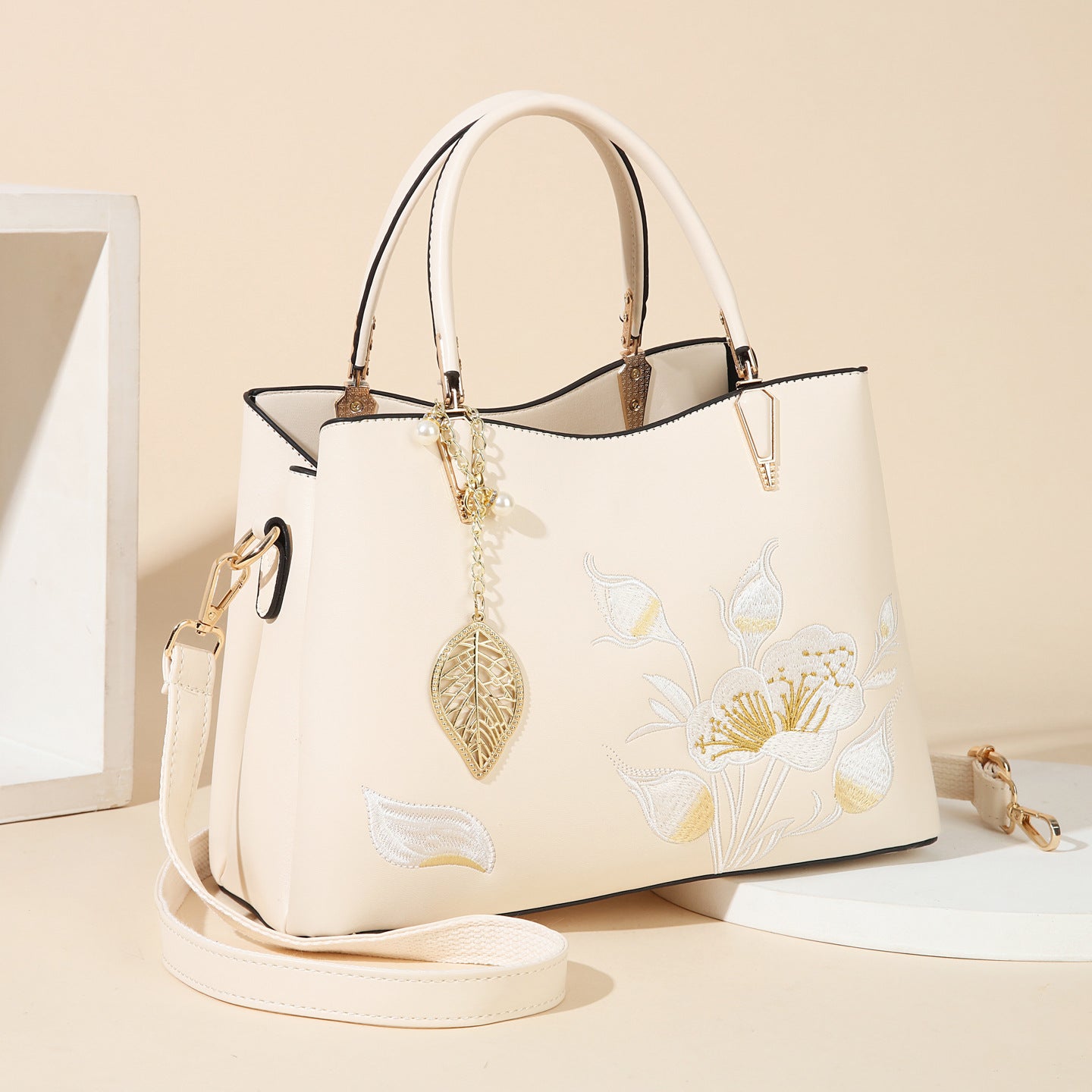 Women's Chinese Style Embroidery Versatile Mother Wedding Women's Shoulder Bag