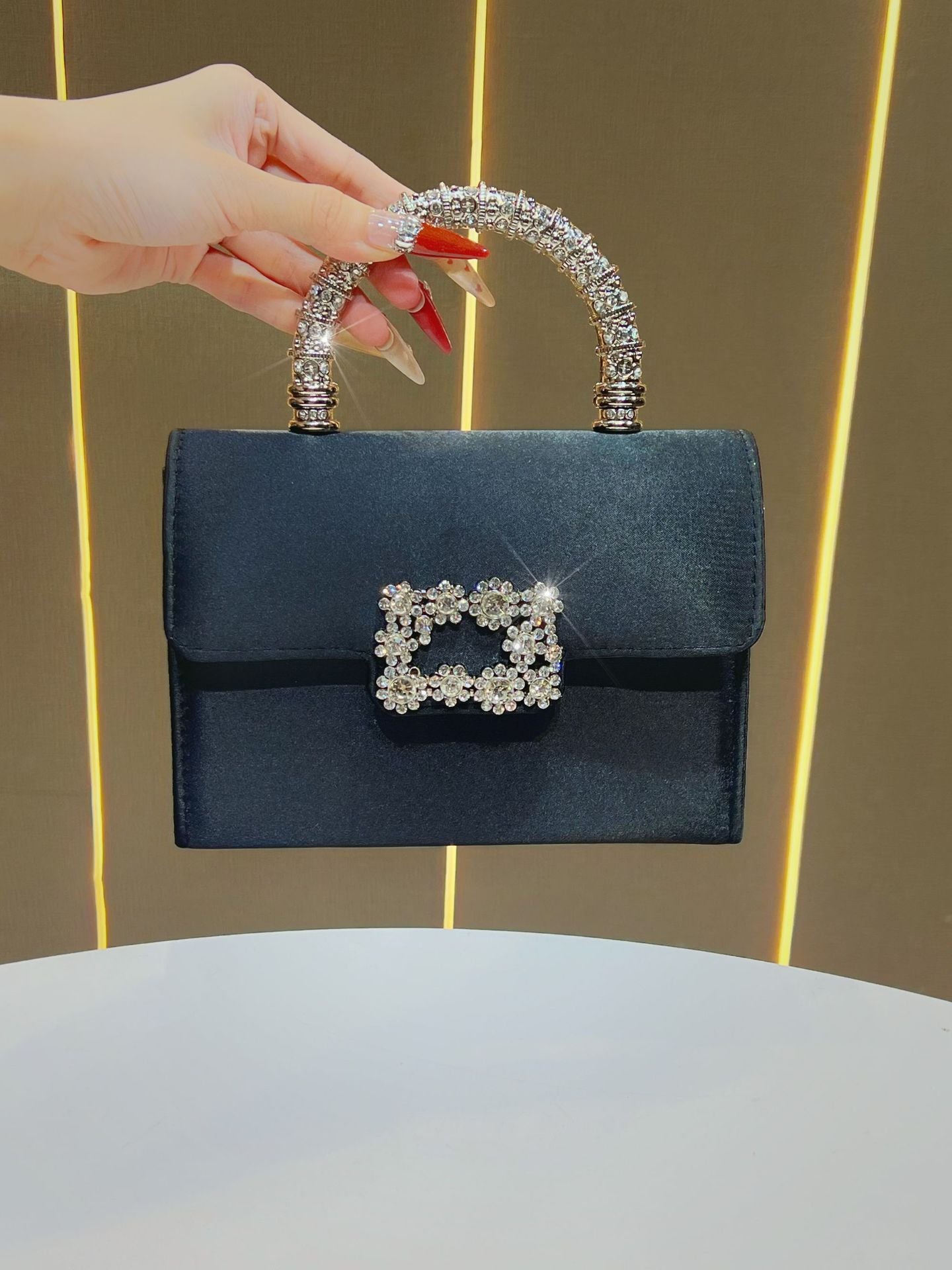 Women's Niche Diamonds Style High-grade Silk Light Handbags