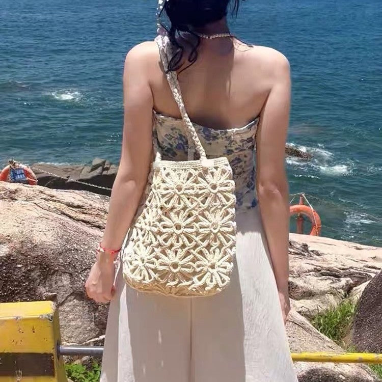 Women's Hand-woven Hollow Flower Artistic Vacation Seaside Bags