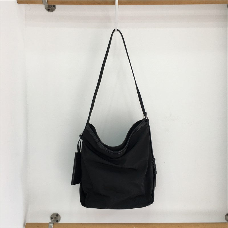 Niche Nylon Cloth Minimalist Commuter Idle Style Women's Handbag
