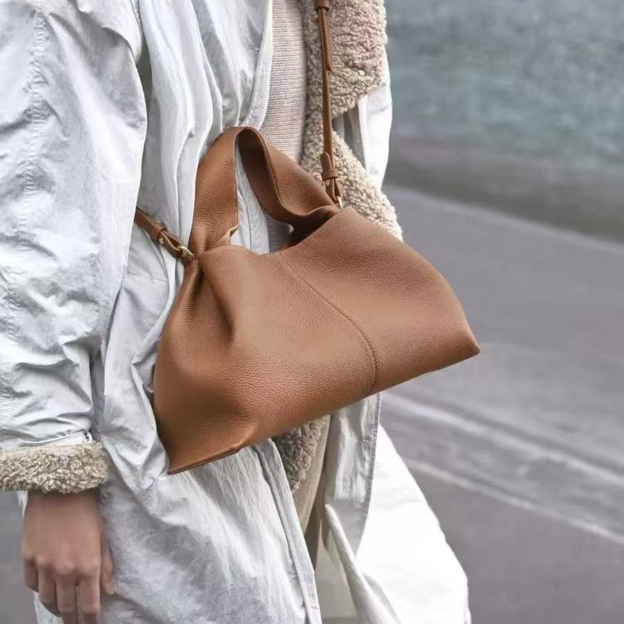 Women's Strict Selection Cloud Niche Dumpling French Retro Bags