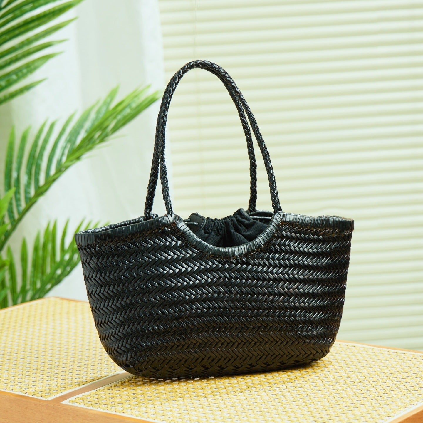 Women's Retro Woven Authentic Leather Weave Vegetable Women's Handbag