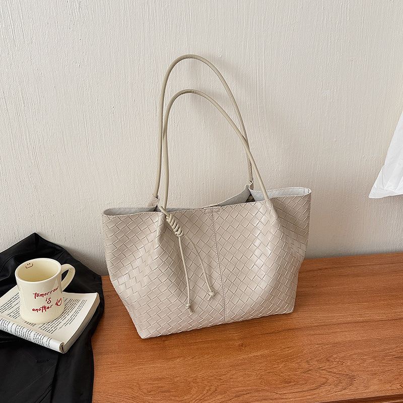Women's Summer Popular Woven Pattern Fashion Commuter Tote Bag