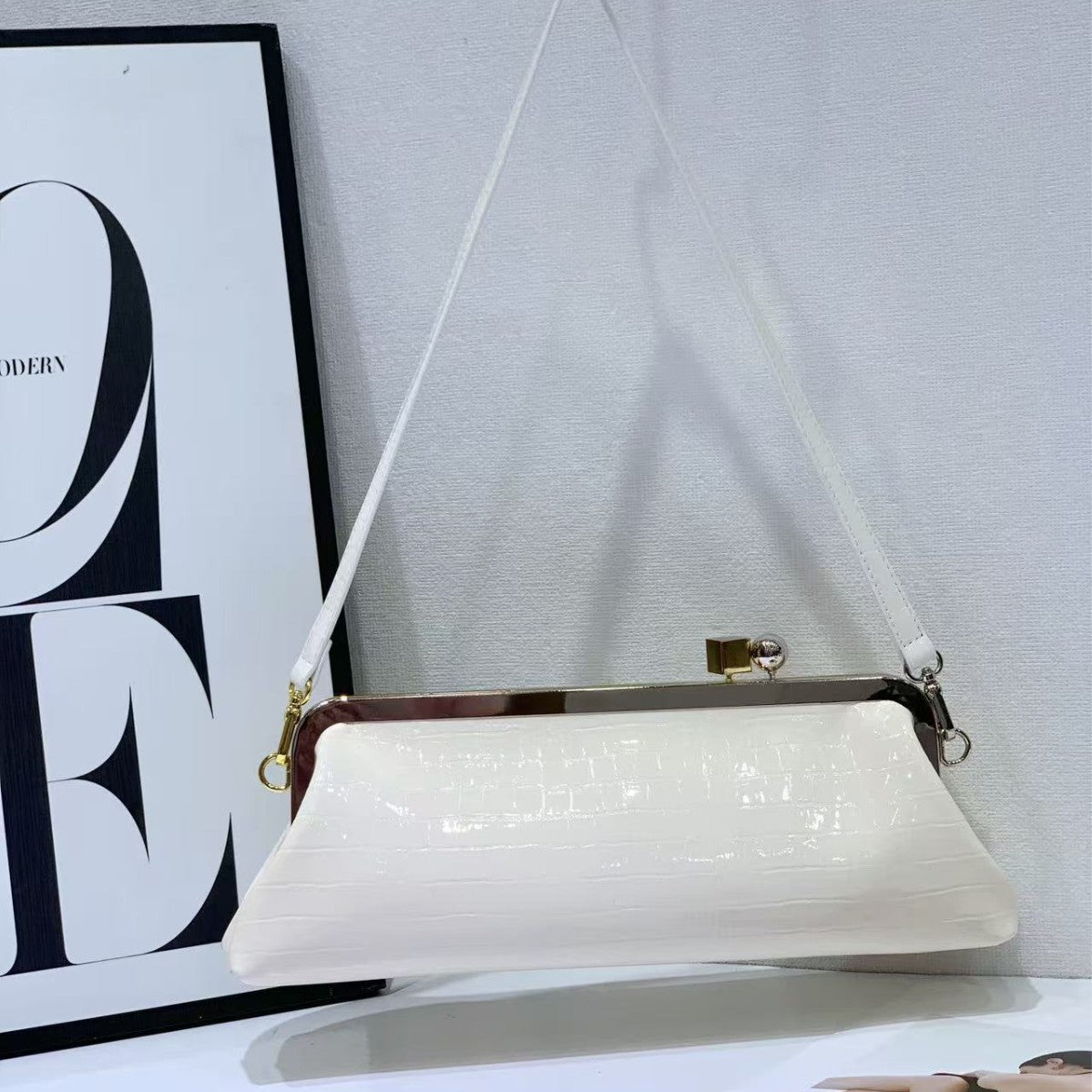 Cowhide Baguette Hand-held Dress Dinner Triangle Commute Women's Shoulder Bag
