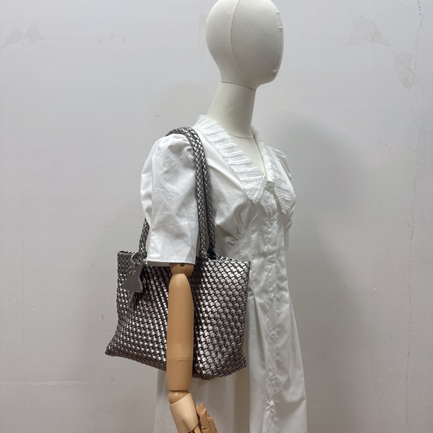 Women's Horizontal Woven Large Capacity Commuter Mother Underarm Vegetable Tote Bags