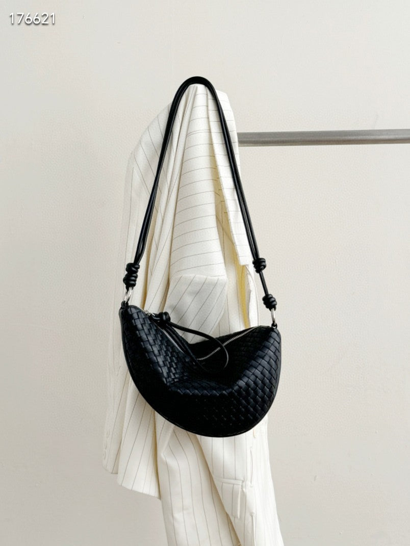 Women's Internet Large Genuine Leather Fashion Croissant Sheepskin Hand-woven Trendy Shoulder Bags
