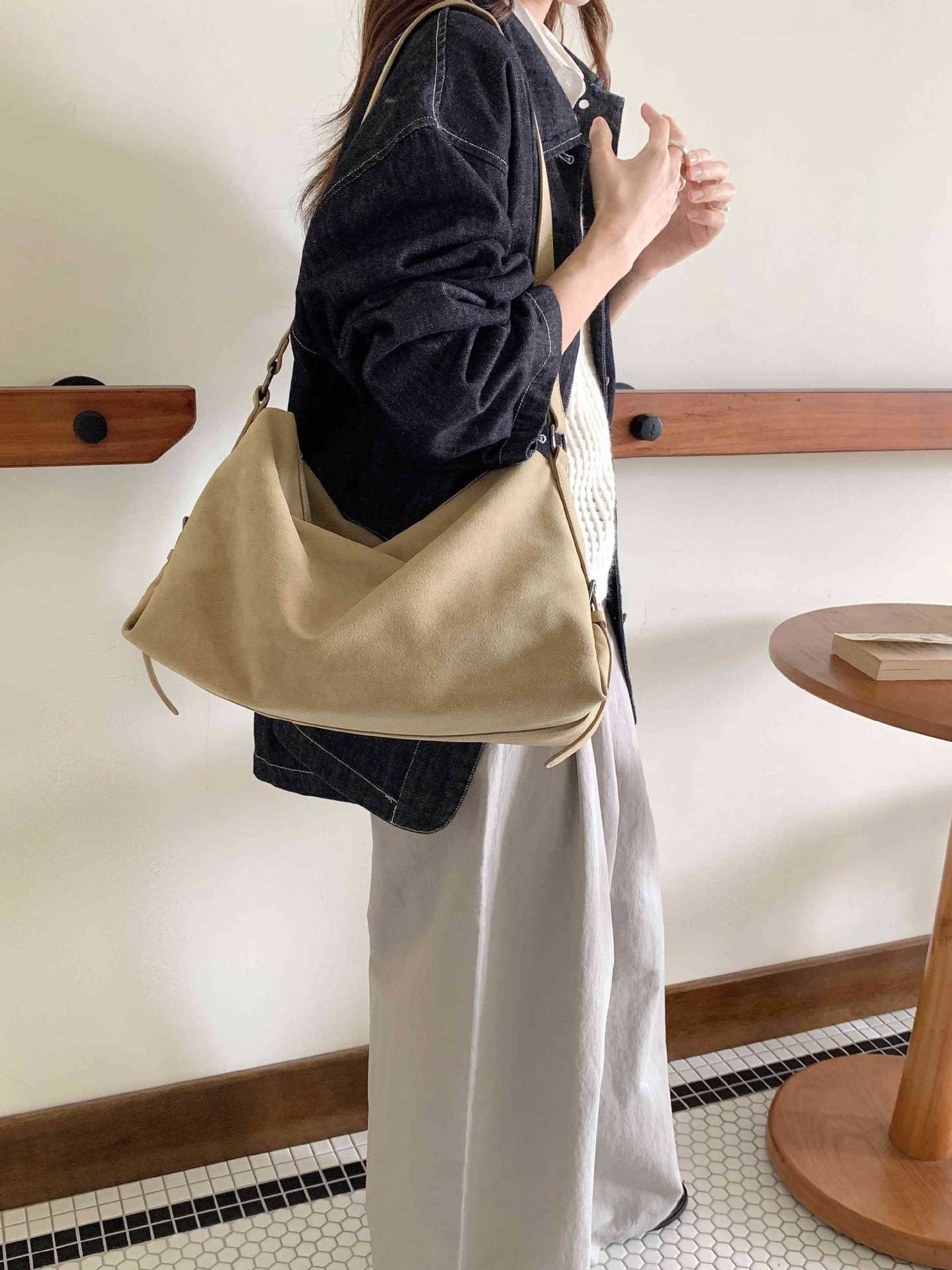 Women's Korean Style Retro Affordable Luxury Loose Tote Bags