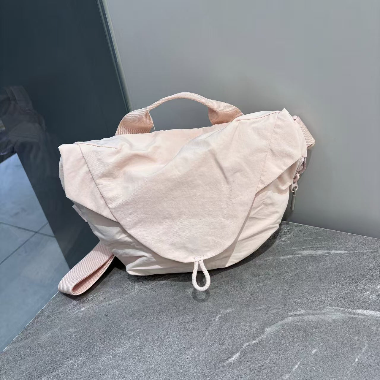 Classic Magnetic Dumpling Fitness Cycling Waterproof Women's Messenger Bag