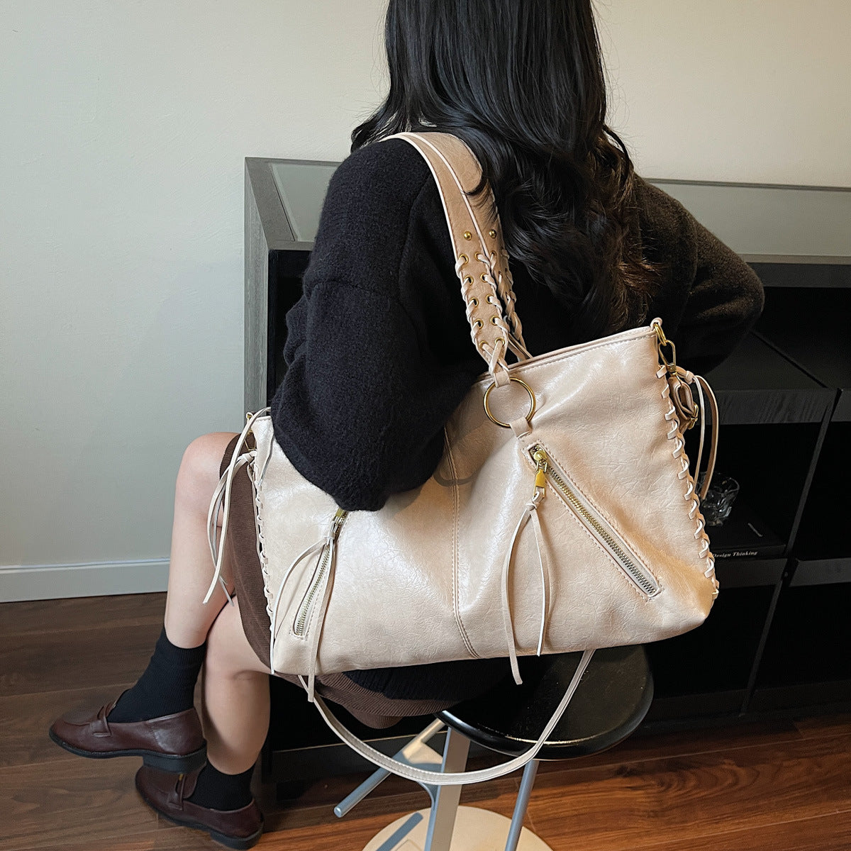 Women's Large Capacity Totes Retro Simple High-grade Affordable Luxury Fashion Women's Shoulder Bag